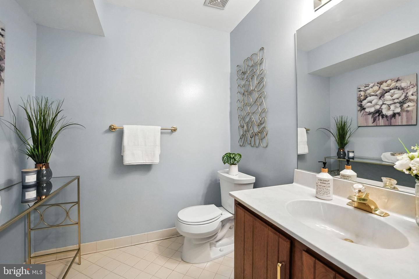 2907 ELMTOP CT, OAKTON, Virginia 22124, 3 Bedrooms Bedrooms, ,3 BathroomsBathrooms,Residential,For sale,2907 ELMTOP CT,VAFX2261742 MLS # VAFX2261742