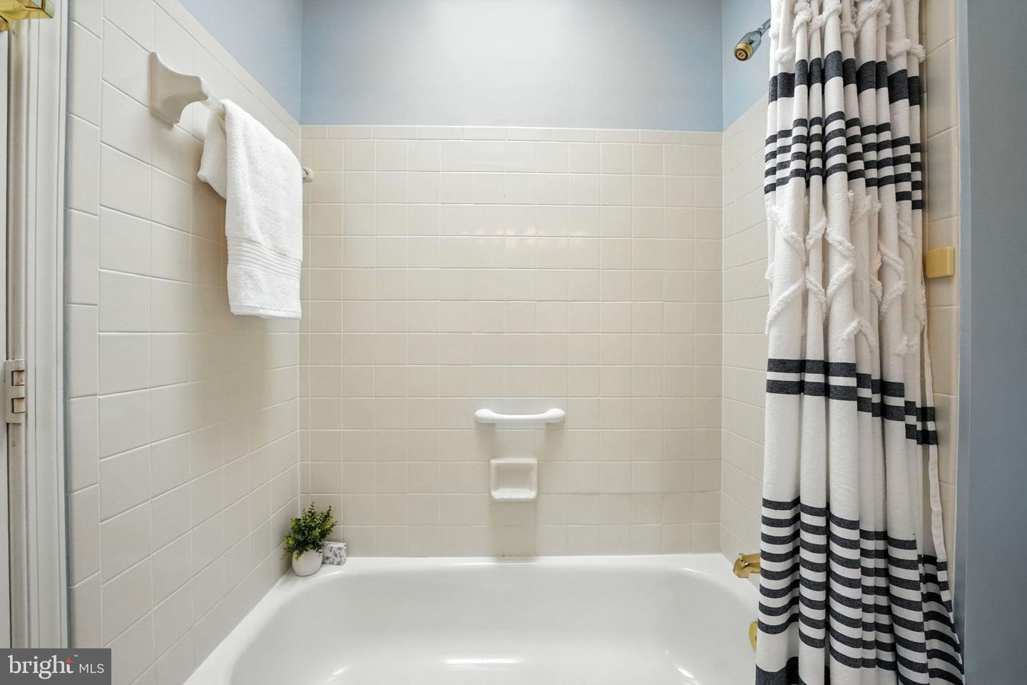 2907 ELMTOP CT, OAKTON, Virginia 22124, 3 Bedrooms Bedrooms, ,3 BathroomsBathrooms,Residential,For sale,2907 ELMTOP CT,VAFX2261742 MLS # VAFX2261742