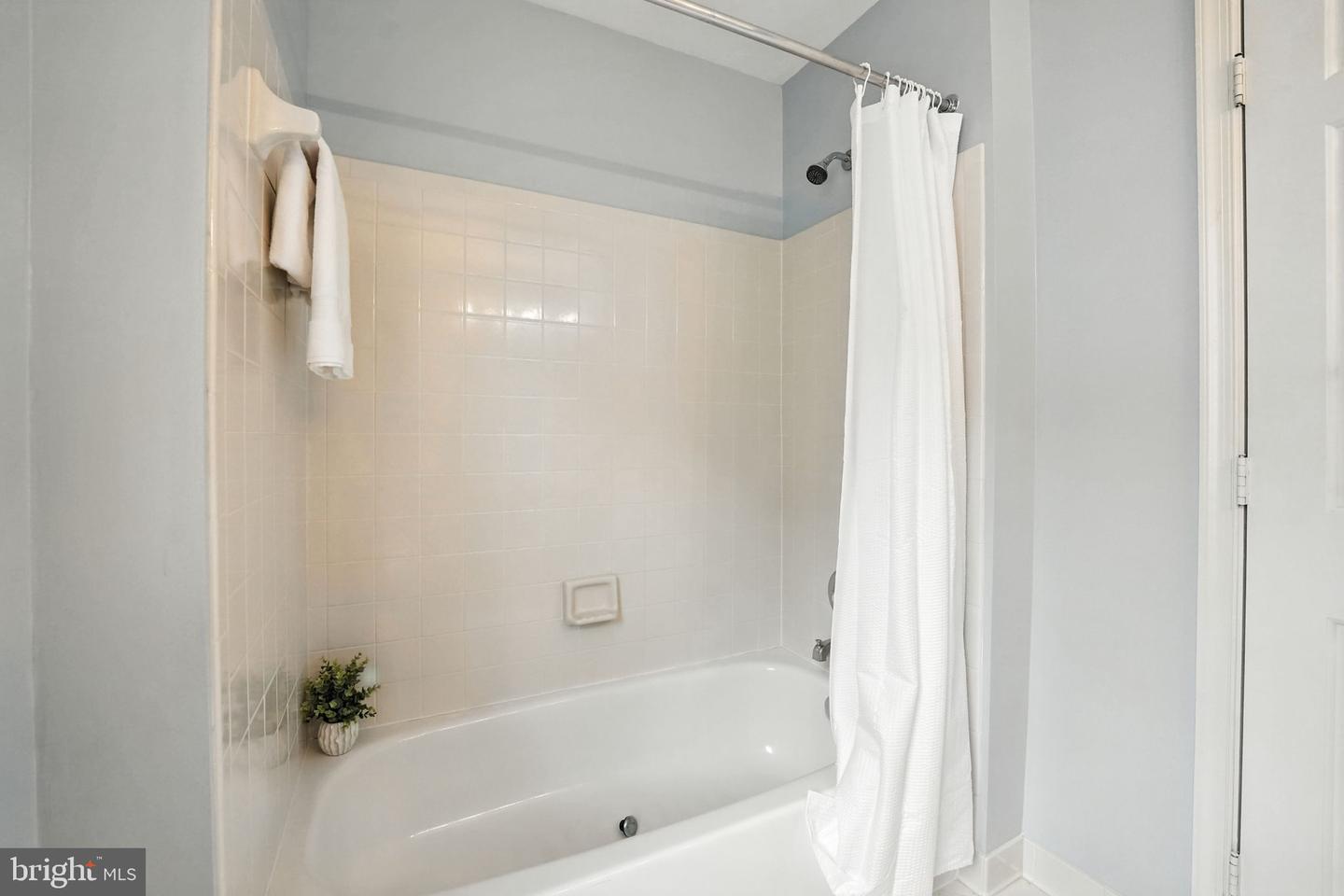 2907 ELMTOP CT, OAKTON, Virginia 22124, 3 Bedrooms Bedrooms, ,3 BathroomsBathrooms,Residential,For sale,2907 ELMTOP CT,VAFX2261742 MLS # VAFX2261742