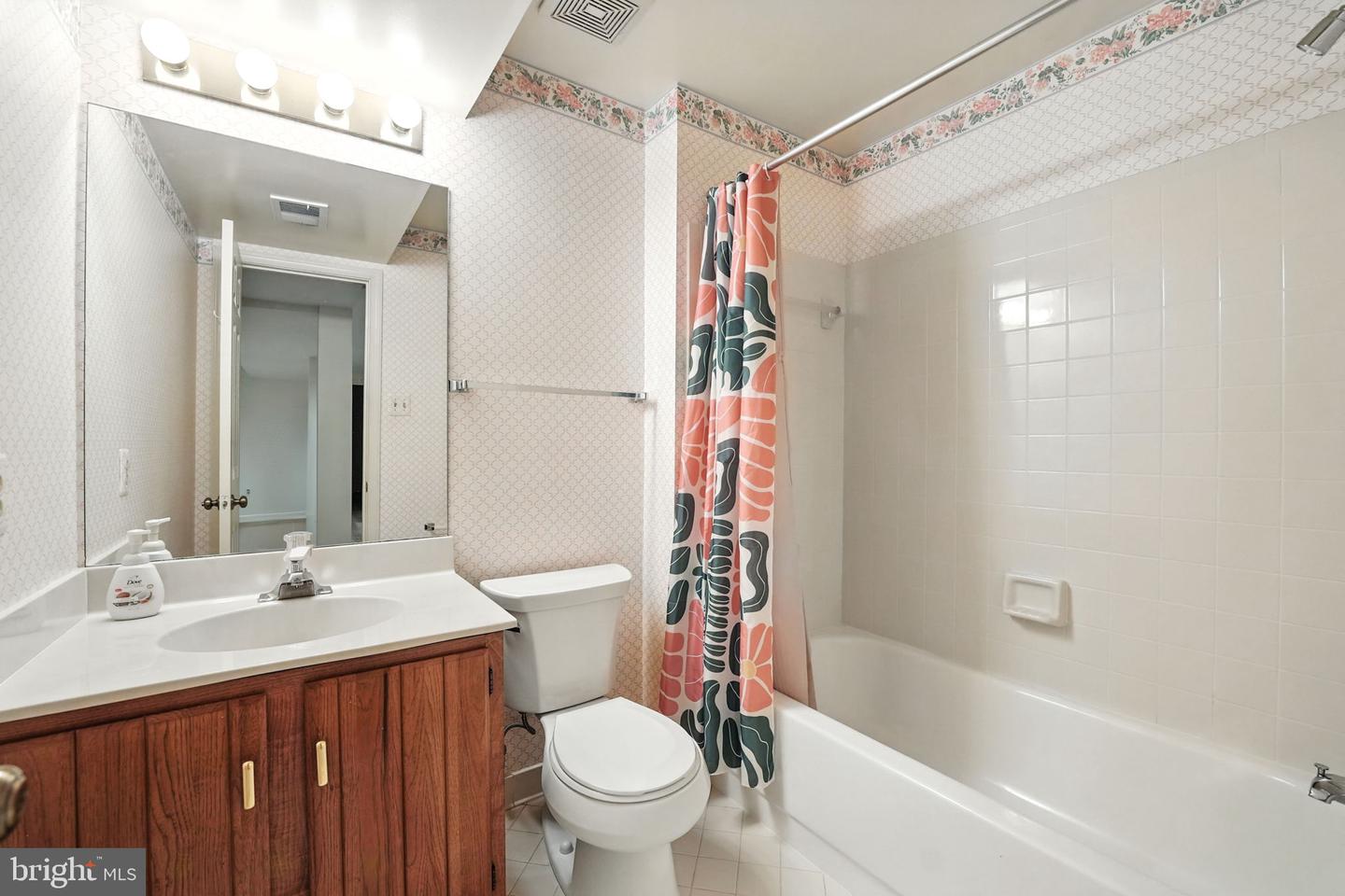 2907 ELMTOP CT, OAKTON, Virginia 22124, 3 Bedrooms Bedrooms, ,3 BathroomsBathrooms,Residential,For sale,2907 ELMTOP CT,VAFX2261742 MLS # VAFX2261742