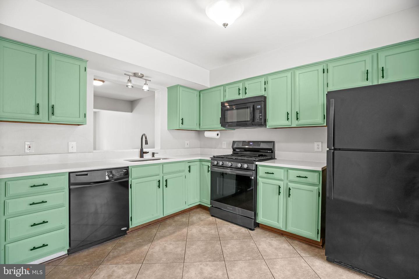 504 BATLEY CT, FREDERICKSBURG, Virginia 22406, 2 Bedrooms Bedrooms, 6 Rooms Rooms,3 BathroomsBathrooms,Residential,For sale,504 BATLEY CT,VAST2041916 MLS # VAST2041916