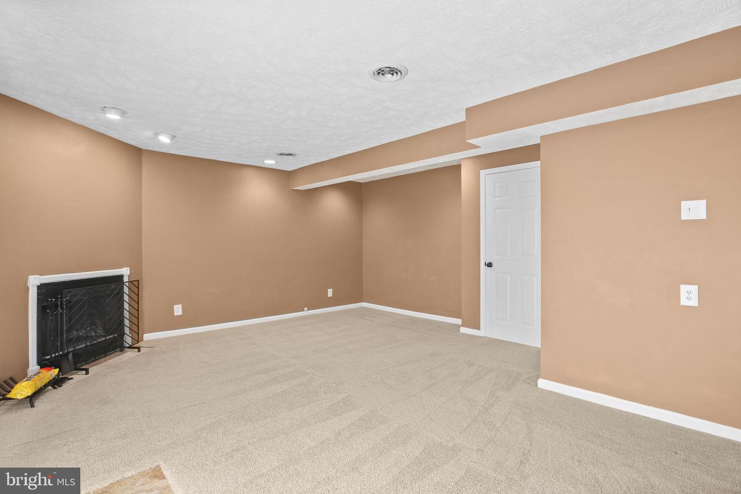 504 BATLEY CT, FREDERICKSBURG, Virginia 22406, 2 Bedrooms Bedrooms, 6 Rooms Rooms,3 BathroomsBathrooms,Residential,For sale,504 BATLEY CT,VAST2041916 MLS # VAST2041916
