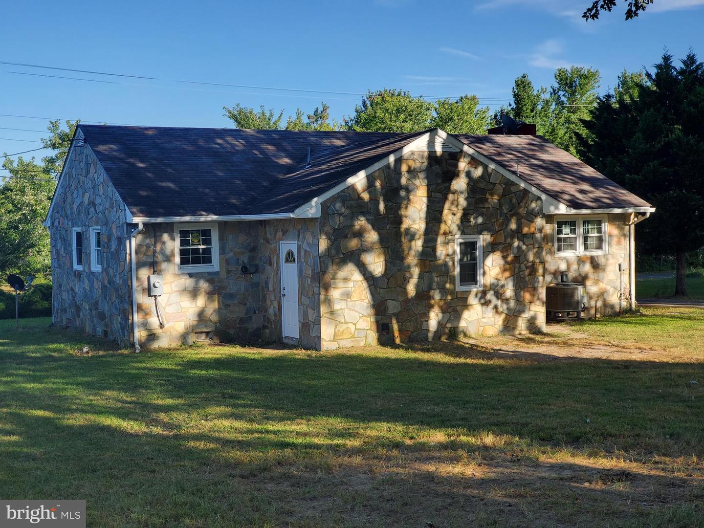 12504 GREENGATE RD, FREDERICKSBURG, Virginia 22407, 3 Bedrooms Bedrooms, ,2 BathroomsBathrooms,Residential,For sale,12504 GREENGATE RD,VASP2035566 MLS # VASP2035566