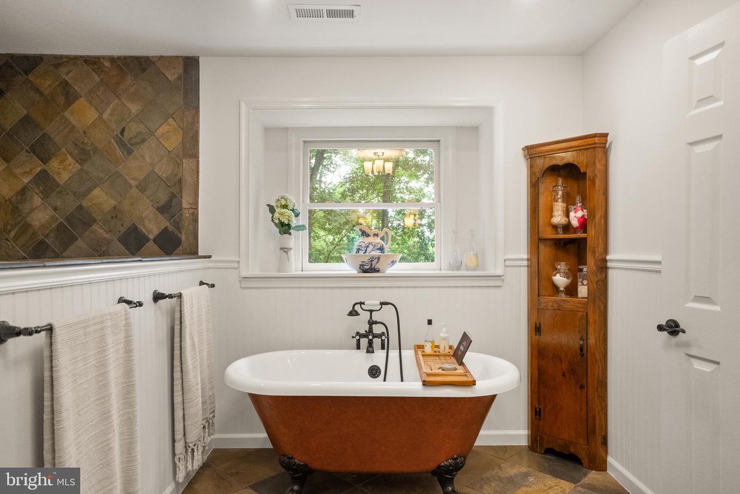17842 OAKMONT WAY, PURCELLVILLE, Virginia 20132, 5 Bedrooms Bedrooms, ,3 BathroomsBathrooms,Residential,For sale,17842 OAKMONT WAY,VALO2104842 MLS # VALO2104842