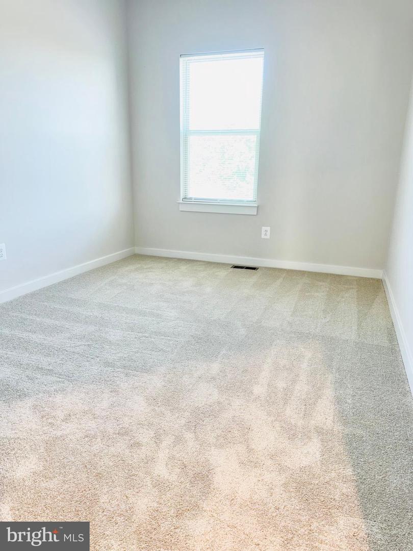 1165 HERNDON PARKWAY PKWY, HERNDON, Virginia 20170, 4 Bedrooms Bedrooms, ,3 BathroomsBathrooms,Residential,For sale,1165 HERNDON PARKWAY PKWY,VAFX2262096 MLS # VAFX2262096