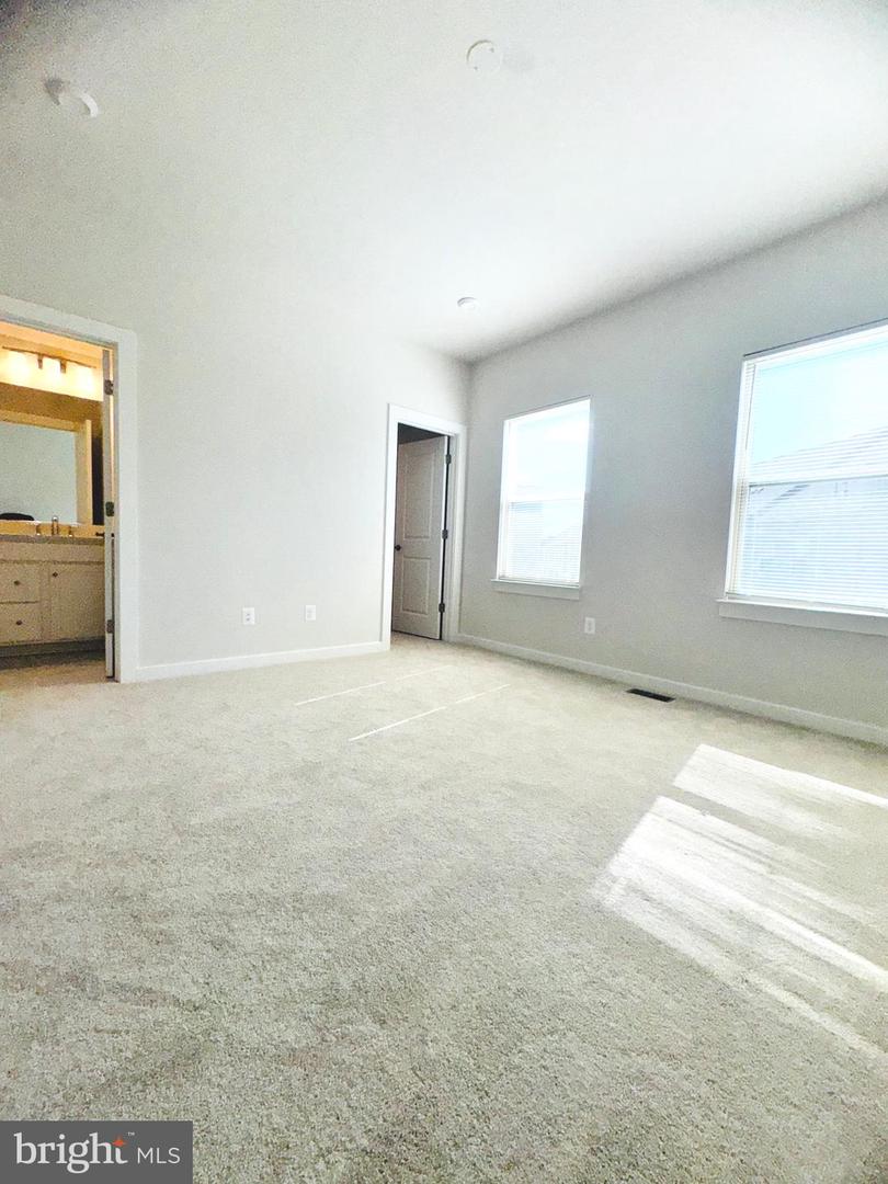1165 HERNDON PARKWAY PKWY, HERNDON, Virginia 20170, 4 Bedrooms Bedrooms, ,3 BathroomsBathrooms,Residential,For sale,1165 HERNDON PARKWAY PKWY,VAFX2262096 MLS # VAFX2262096