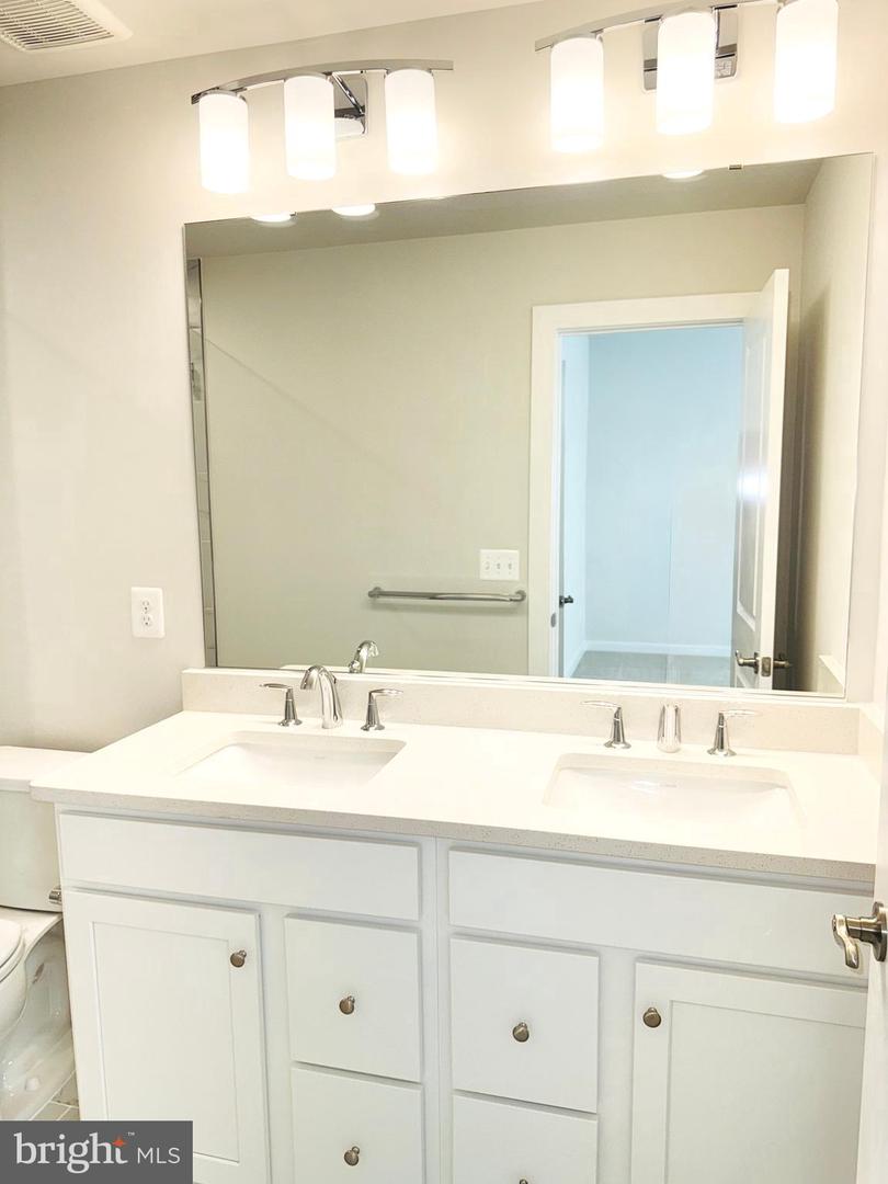 1165 HERNDON PARKWAY PKWY, HERNDON, Virginia 20170, 4 Bedrooms Bedrooms, ,3 BathroomsBathrooms,Residential,For sale,1165 HERNDON PARKWAY PKWY,VAFX2262096 MLS # VAFX2262096