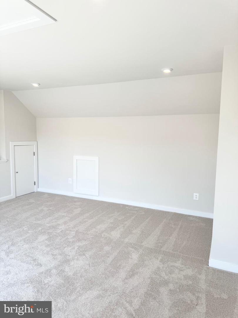 1165 HERNDON PARKWAY PKWY, HERNDON, Virginia 20170, 4 Bedrooms Bedrooms, ,3 BathroomsBathrooms,Residential,For sale,1165 HERNDON PARKWAY PKWY,VAFX2262096 MLS # VAFX2262096