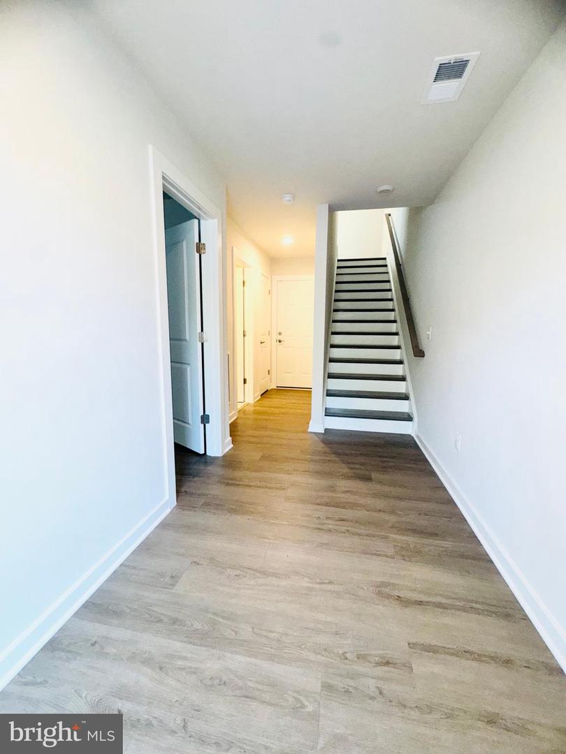 1165 HERNDON PARKWAY PKWY, HERNDON, Virginia 20170, 4 Bedrooms Bedrooms, ,3 BathroomsBathrooms,Residential,For sale,1165 HERNDON PARKWAY PKWY,VAFX2262096 MLS # VAFX2262096