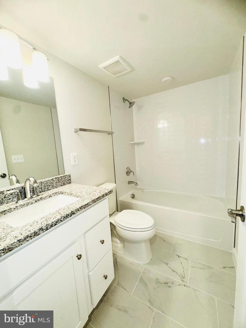1165 HERNDON PARKWAY PKWY, HERNDON, Virginia 20170, 4 Bedrooms Bedrooms, ,3 BathroomsBathrooms,Residential,For sale,1165 HERNDON PARKWAY PKWY,VAFX2262096 MLS # VAFX2262096