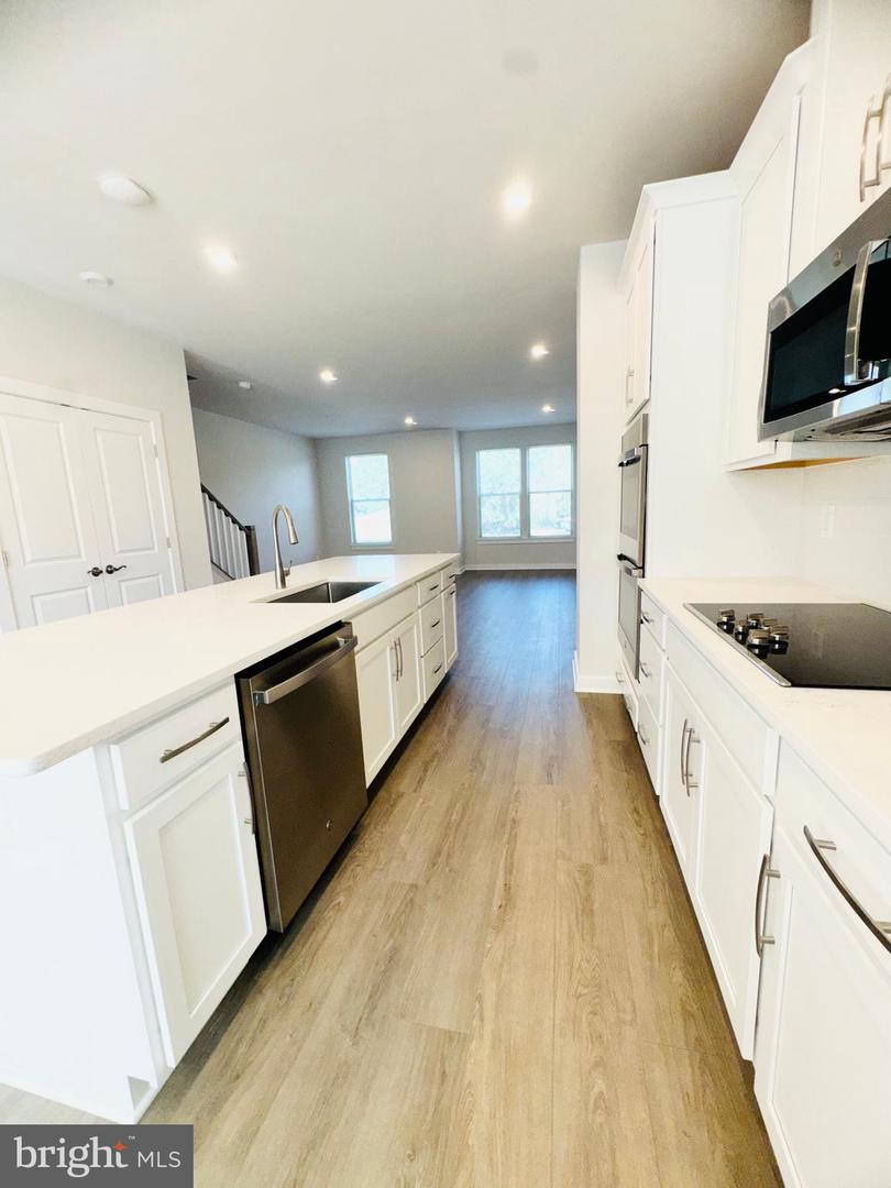 1165 HERNDON PARKWAY PKWY, HERNDON, Virginia 20170, 4 Bedrooms Bedrooms, ,3 BathroomsBathrooms,Residential,For sale,1165 HERNDON PARKWAY PKWY,VAFX2262096 MLS # VAFX2262096