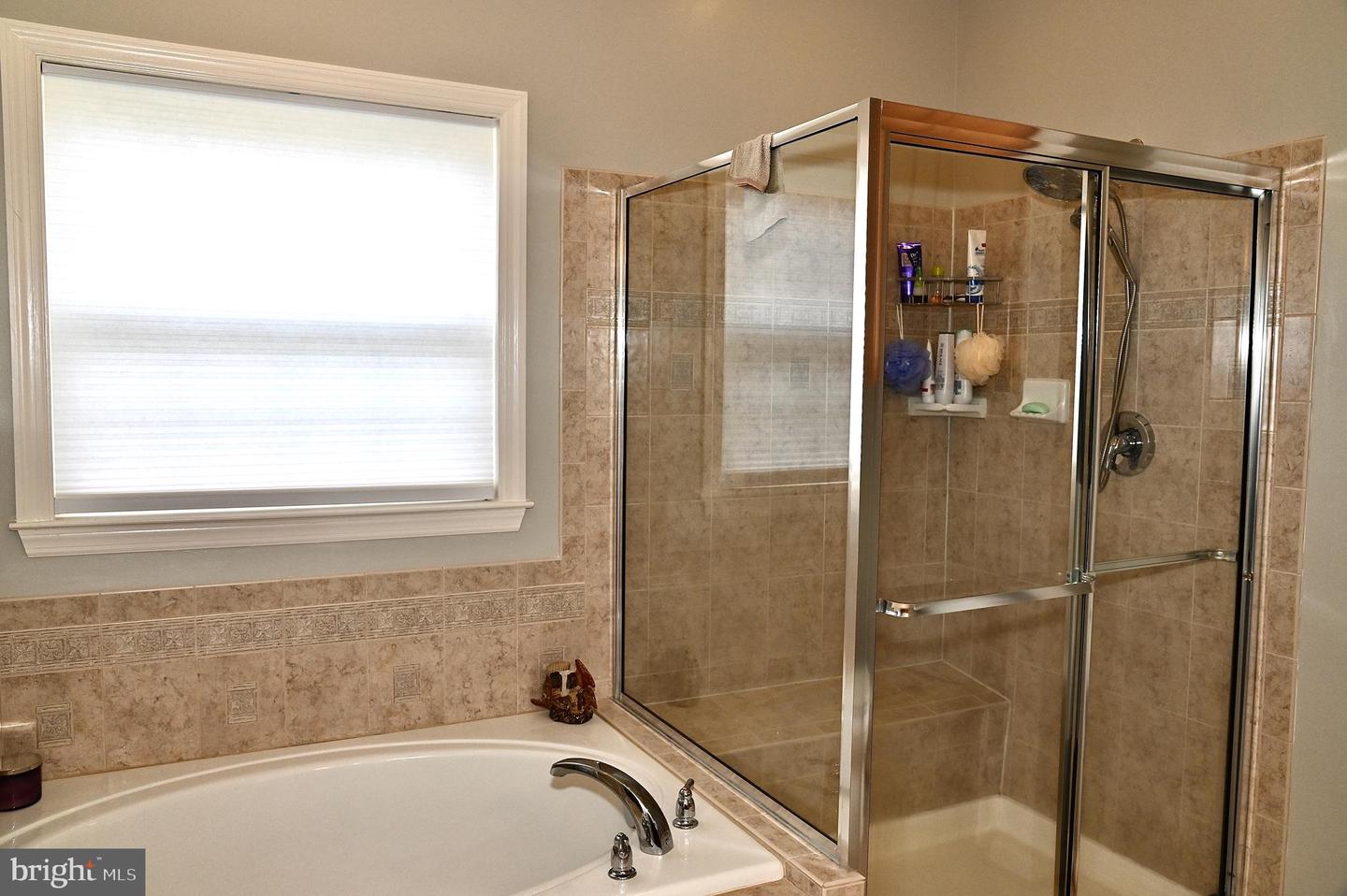 6721 HOLLY FARM LN, WARRENTON, Virginia 20187, 3 Bedrooms Bedrooms, ,3 BathroomsBathrooms,Residential,For sale,6721 HOLLY FARM LN,VAFQ2017994 MLS # VAFQ2017994
