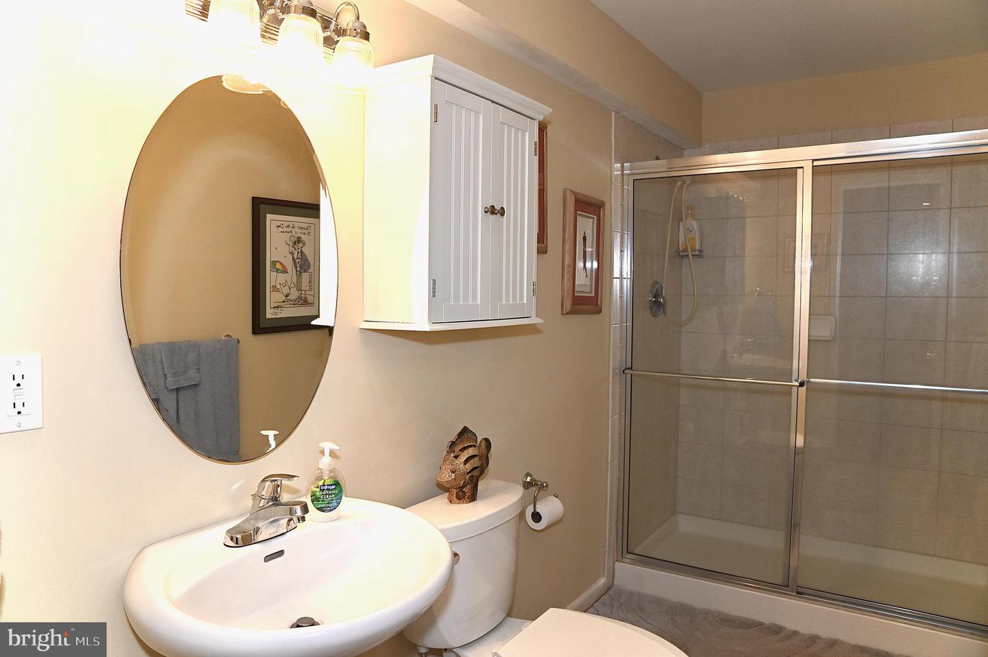 6721 HOLLY FARM LN, WARRENTON, Virginia 20187, 3 Bedrooms Bedrooms, ,3 BathroomsBathrooms,Residential,For sale,6721 HOLLY FARM LN,VAFQ2017994 MLS # VAFQ2017994
