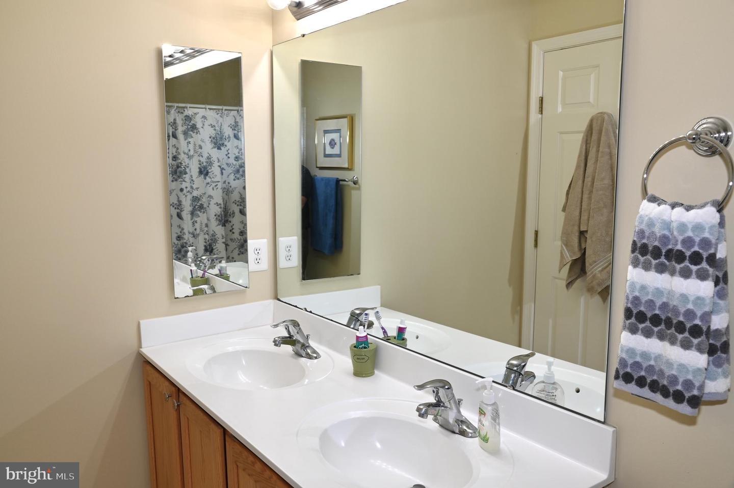 6721 HOLLY FARM LN, WARRENTON, Virginia 20187, 3 Bedrooms Bedrooms, ,3 BathroomsBathrooms,Residential,For sale,6721 HOLLY FARM LN,VAFQ2017994 MLS # VAFQ2017994