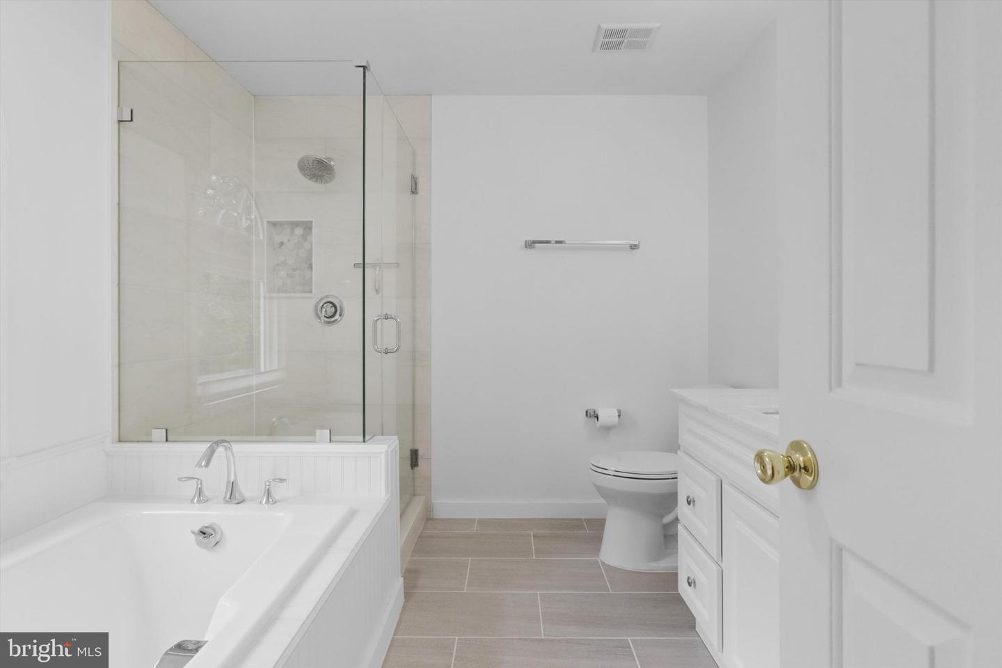 6906 TRILLIUM LN, SPRINGFIELD, Virginia 22152, 4 Bedrooms Bedrooms, ,3 BathroomsBathrooms,Residential,For sale,6906 TRILLIUM LN,VAFX2262492 MLS # VAFX2262492