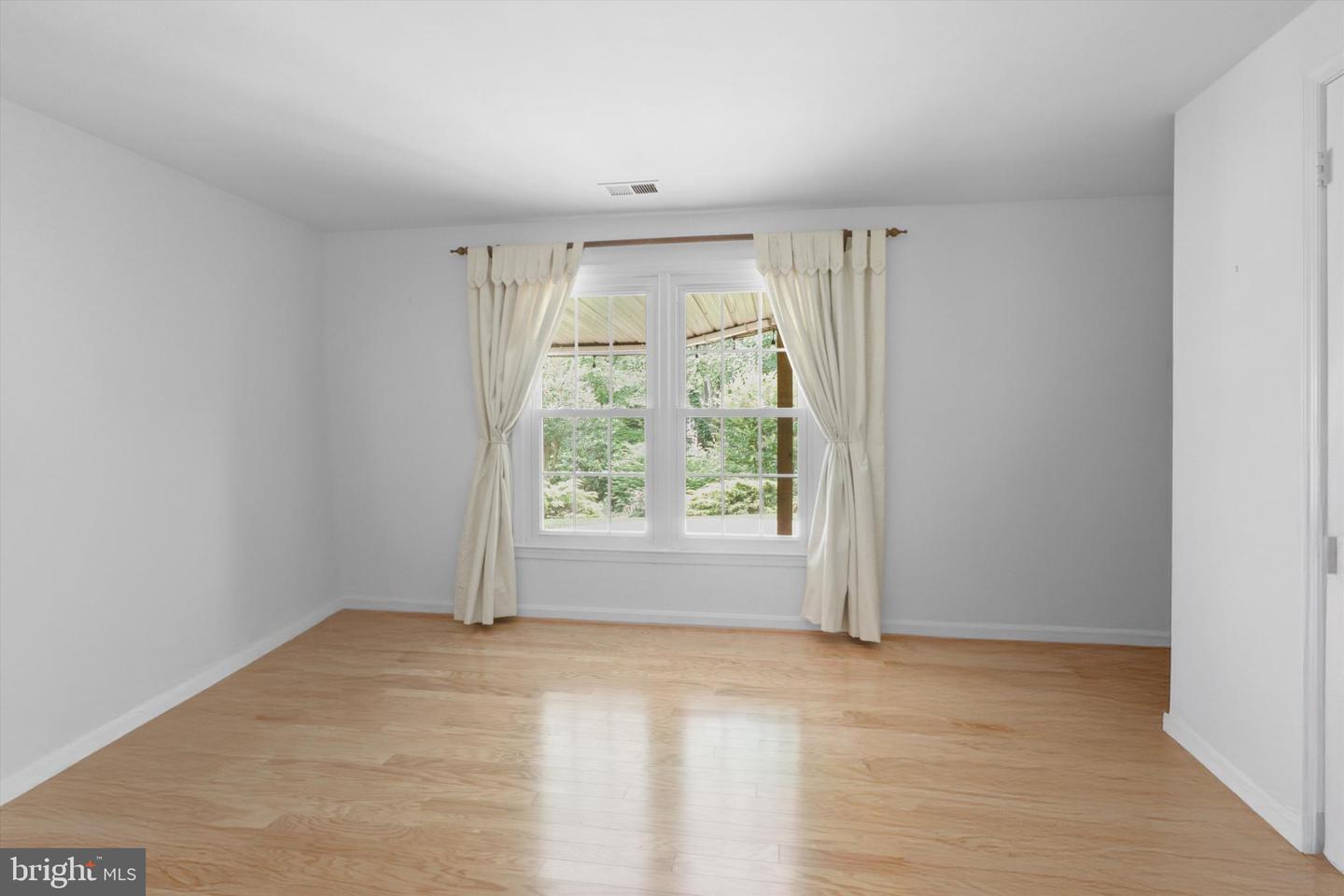 6906 TRILLIUM LN, SPRINGFIELD, Virginia 22152, 4 Bedrooms Bedrooms, ,3 BathroomsBathrooms,Residential,For sale,6906 TRILLIUM LN,VAFX2262492 MLS # VAFX2262492
