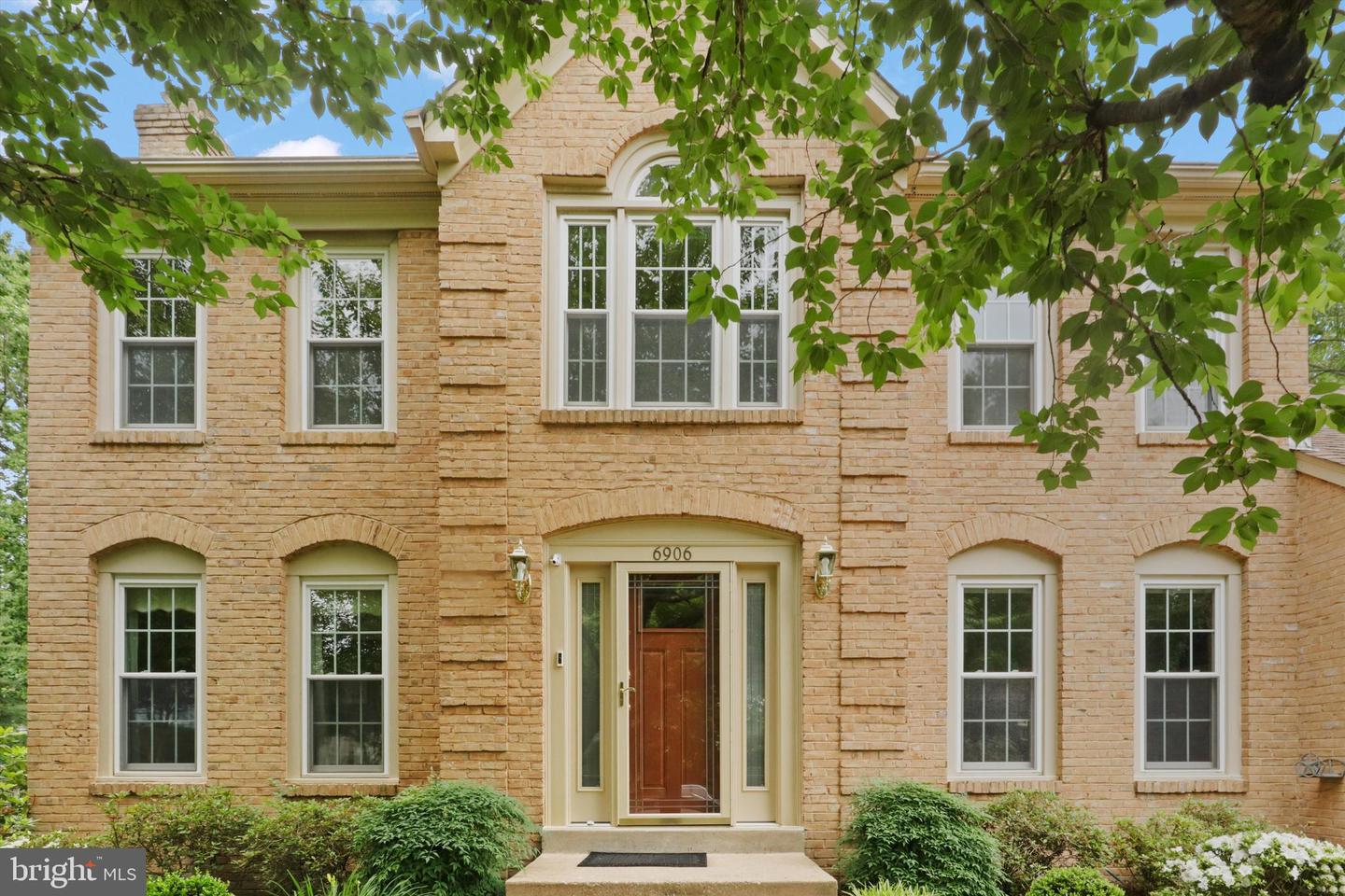 6906 TRILLIUM LN, SPRINGFIELD, Virginia 22152, 4 Bedrooms Bedrooms, ,3 BathroomsBathrooms,Residential,For sale,6906 TRILLIUM LN,VAFX2262492 MLS # VAFX2262492