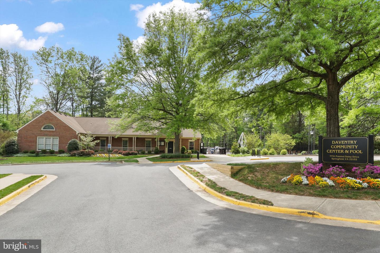6906 TRILLIUM LN, SPRINGFIELD, Virginia 22152, 4 Bedrooms Bedrooms, ,3 BathroomsBathrooms,Residential,For sale,6906 TRILLIUM LN,VAFX2262492 MLS # VAFX2262492
