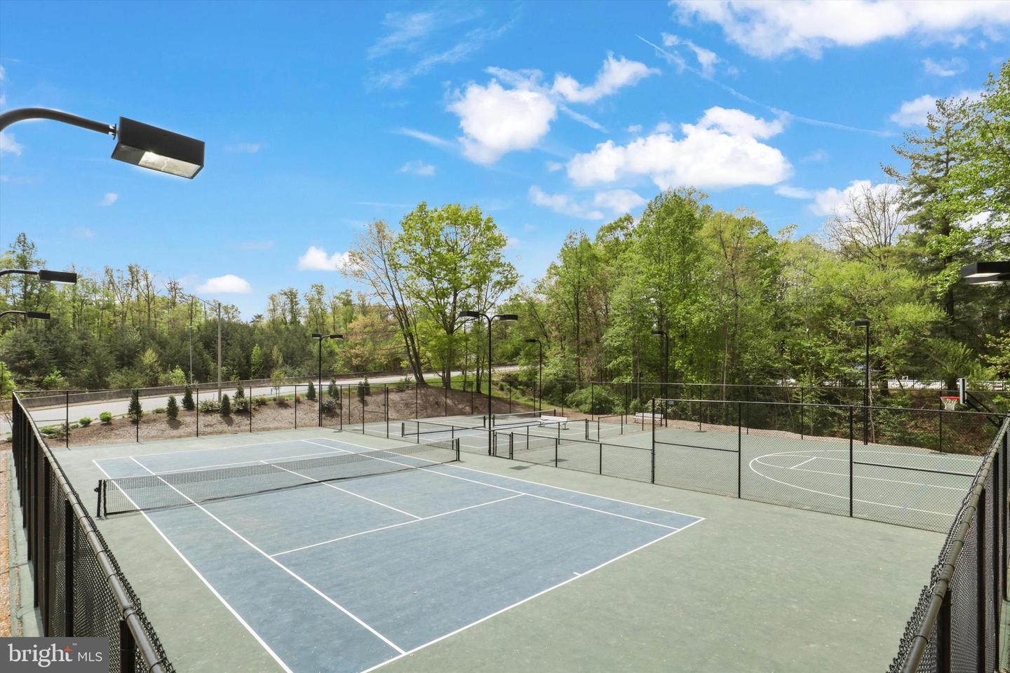 6906 TRILLIUM LN, SPRINGFIELD, Virginia 22152, 4 Bedrooms Bedrooms, ,3 BathroomsBathrooms,Residential,For sale,6906 TRILLIUM LN,VAFX2262492 MLS # VAFX2262492