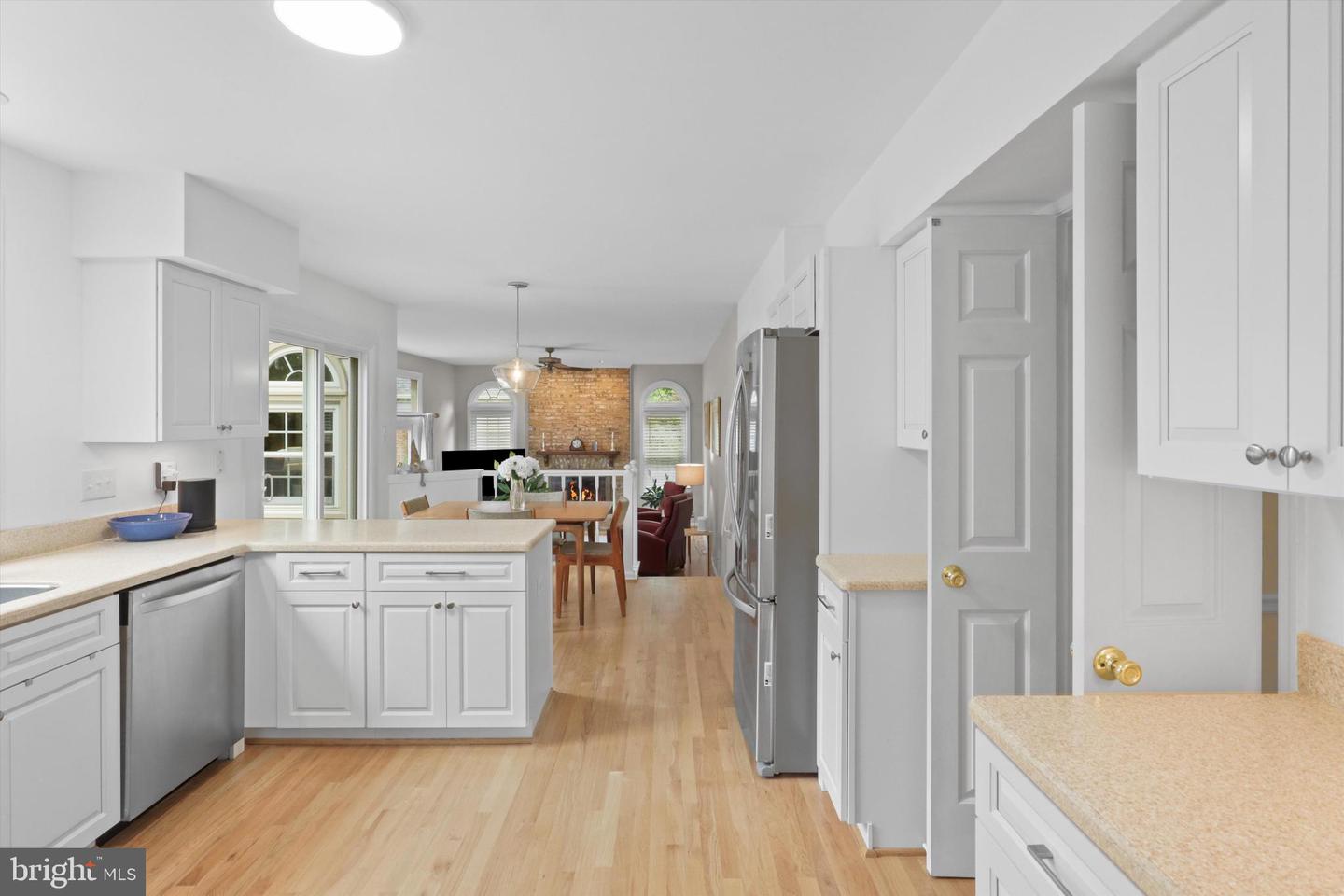 6906 TRILLIUM LN, SPRINGFIELD, Virginia 22152, 4 Bedrooms Bedrooms, ,3 BathroomsBathrooms,Residential,For sale,6906 TRILLIUM LN,VAFX2262492 MLS # VAFX2262492