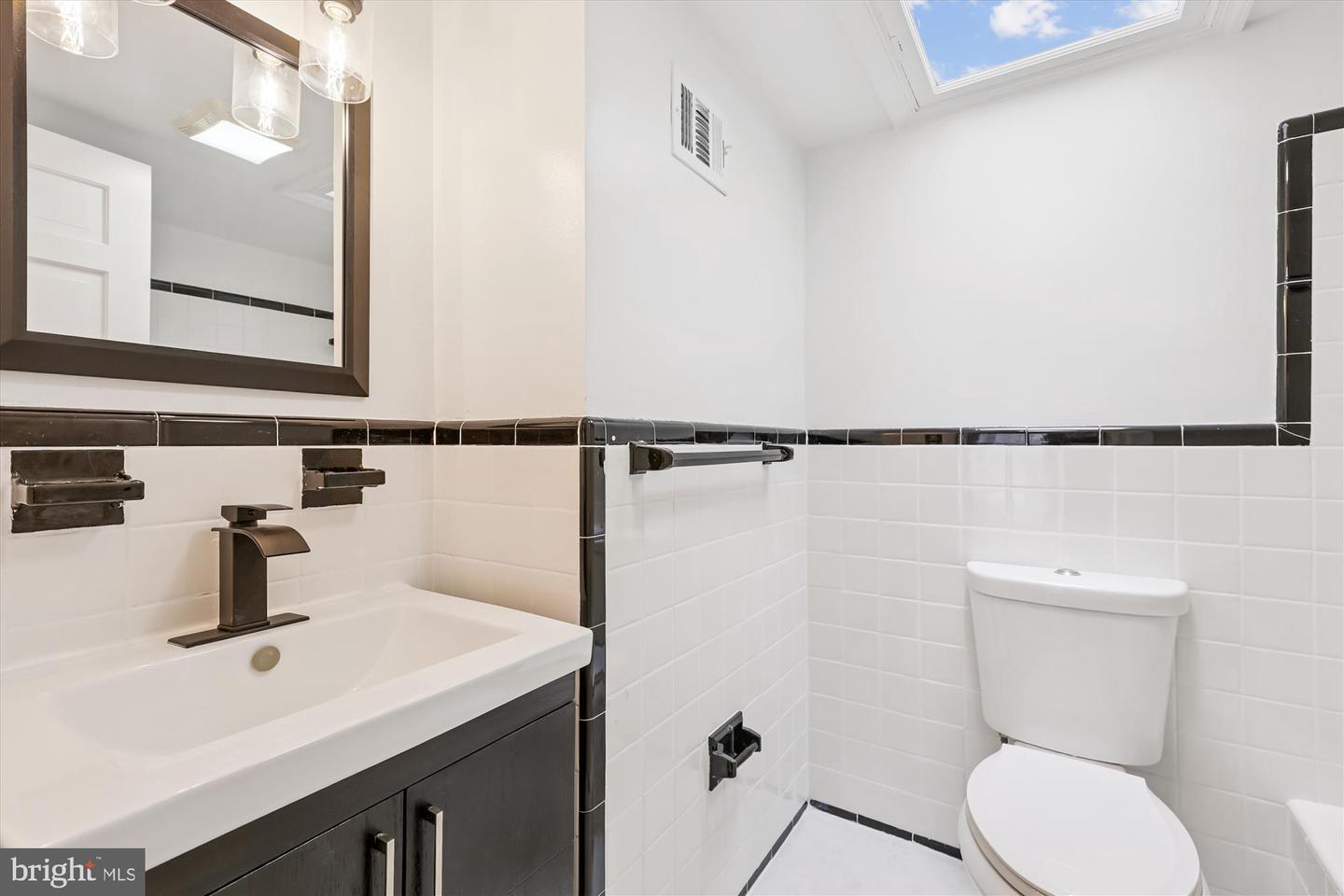 2420 I ST NW, WASHINGTON, District Of Columbia 20037, 3 Bedrooms Bedrooms, ,4 BathroomsBathrooms,Residential,For sale,2420 I ST NW,DCDC2216096 MLS # DCDC2216096