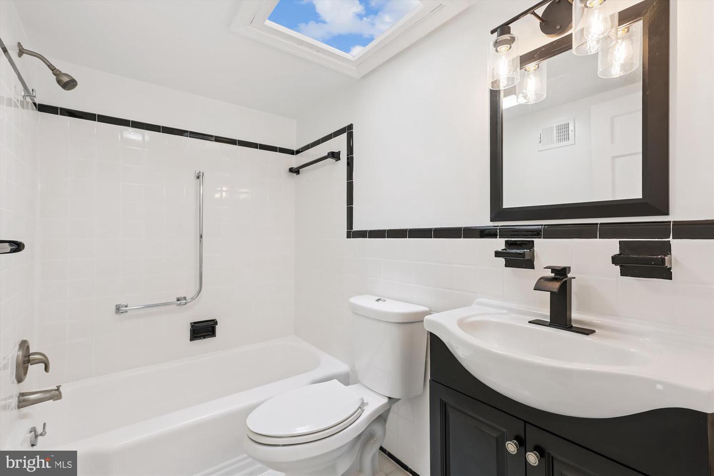 2420 I ST NW, WASHINGTON, District Of Columbia 20037, 3 Bedrooms Bedrooms, ,4 BathroomsBathrooms,Residential,For sale,2420 I ST NW,DCDC2216096 MLS # DCDC2216096