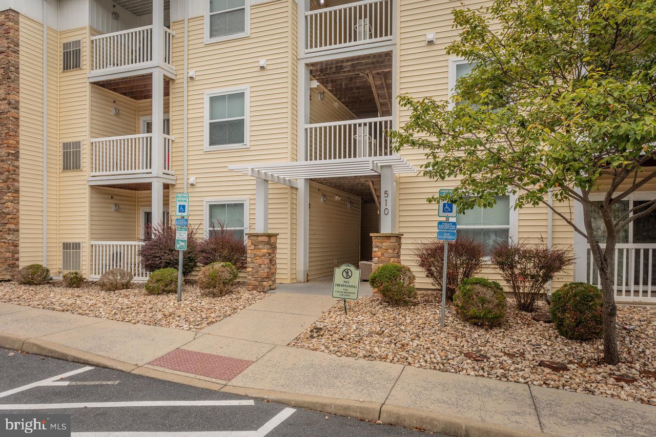 510 DAVIS MILLS DR #202, HARRISONBURG, Virginia 22801, 4 Bedrooms Bedrooms, ,4 BathroomsBathrooms,Residential,For sale,510 DAVIS MILLS DR #202,VAHC2000466 MLS # VAHC2000466