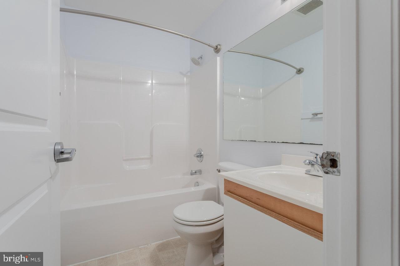 510 DAVIS MILLS DR #202, HARRISONBURG, Virginia 22801, 4 Bedrooms Bedrooms, ,4 BathroomsBathrooms,Residential,For sale,510 DAVIS MILLS DR #202,VAHC2000466 MLS # VAHC2000466