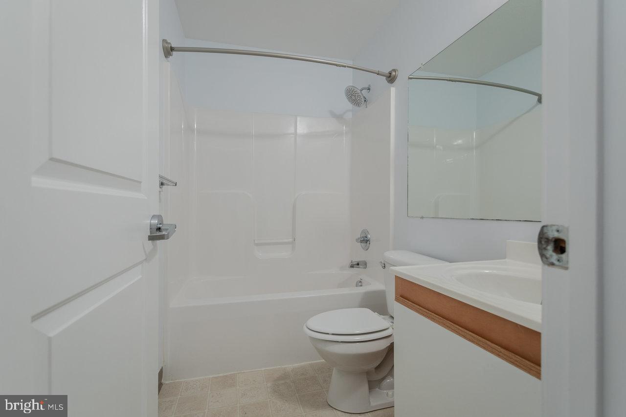 510 DAVIS MILLS DR #202, HARRISONBURG, Virginia 22801, 4 Bedrooms Bedrooms, ,4 BathroomsBathrooms,Residential,For sale,510 DAVIS MILLS DR #202,VAHC2000466 MLS # VAHC2000466