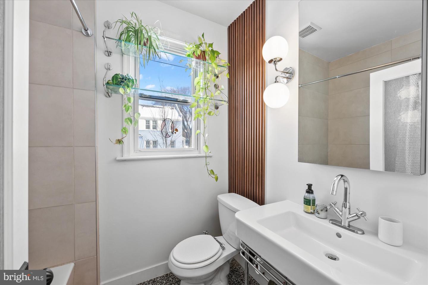 1668 TRINIDAD AVE NE #2, WASHINGTON, District Of Columbia 20002, 2 Bedrooms Bedrooms, ,1 BathroomBathrooms,Residential,For sale,1668 TRINIDAD AVE NE #2,DCDC2216146 MLS # DCDC2216146