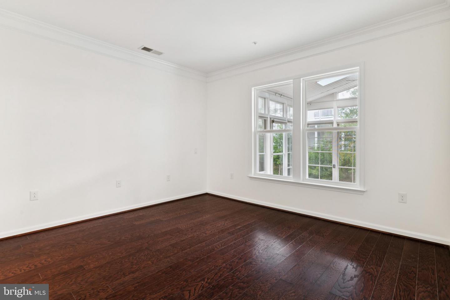 15 POINT BLUFF ST, FREDERICKSBURG, Virginia 22406, 2 Bedrooms Bedrooms, 9 Rooms Rooms,2 BathroomsBathrooms,Residential,For sale,15 POINT BLUFF ST,VAST2042026 MLS # VAST2042026
