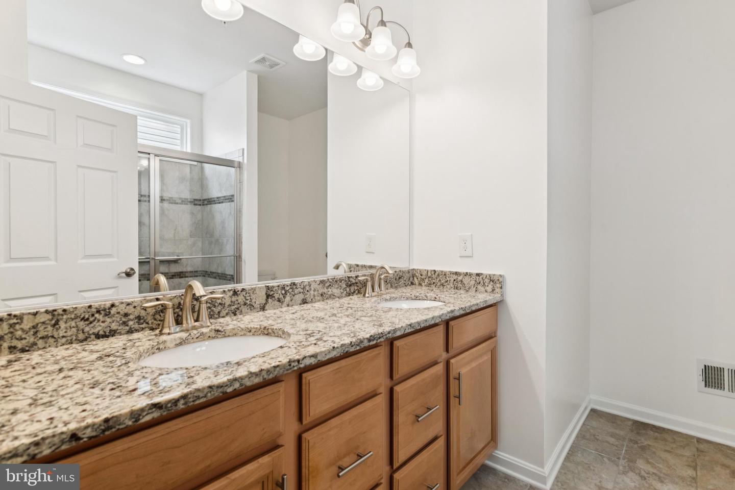 15 POINT BLUFF ST, FREDERICKSBURG, Virginia 22406, 2 Bedrooms Bedrooms, 9 Rooms Rooms,2 BathroomsBathrooms,Residential,For sale,15 POINT BLUFF ST,VAST2042026 MLS # VAST2042026