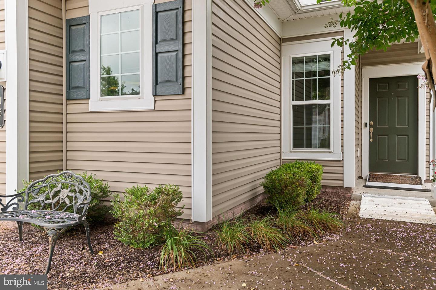 15 POINT BLUFF ST, FREDERICKSBURG, Virginia 22406, 2 Bedrooms Bedrooms, 9 Rooms Rooms,2 BathroomsBathrooms,Residential,For sale,15 POINT BLUFF ST,VAST2042026 MLS # VAST2042026