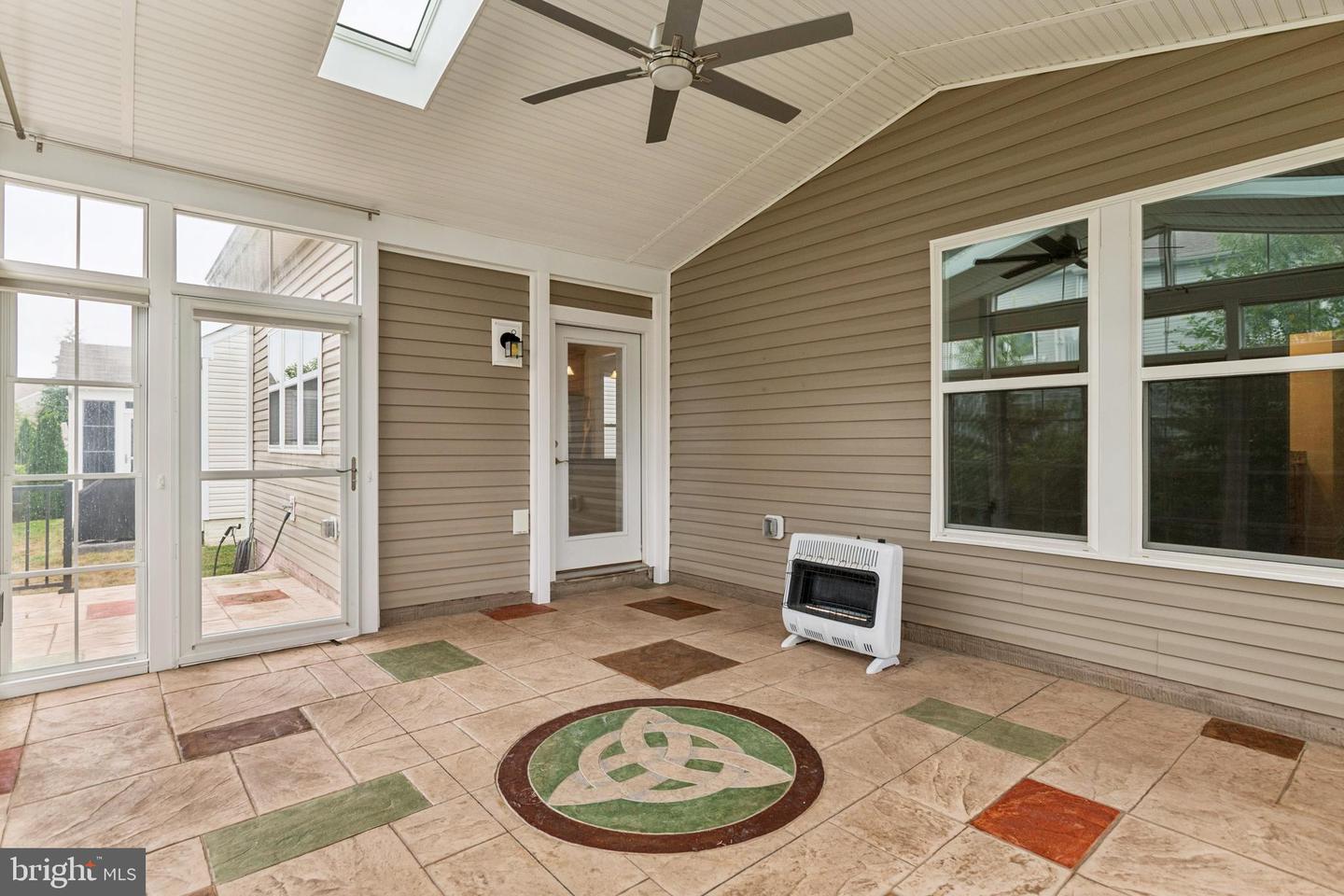 15 POINT BLUFF ST, FREDERICKSBURG, Virginia 22406, 2 Bedrooms Bedrooms, 9 Rooms Rooms,2 BathroomsBathrooms,Residential,For sale,15 POINT BLUFF ST,VAST2042026 MLS # VAST2042026