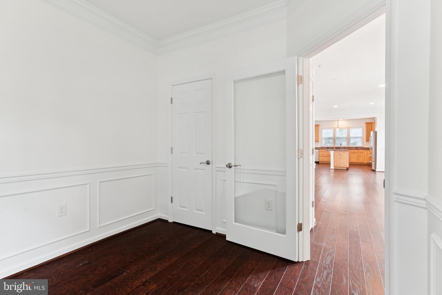 15 POINT BLUFF ST, FREDERICKSBURG, Virginia 22406, 2 Bedrooms Bedrooms, 9 Rooms Rooms,2 BathroomsBathrooms,Residential,For sale,15 POINT BLUFF ST,VAST2042026 MLS # VAST2042026