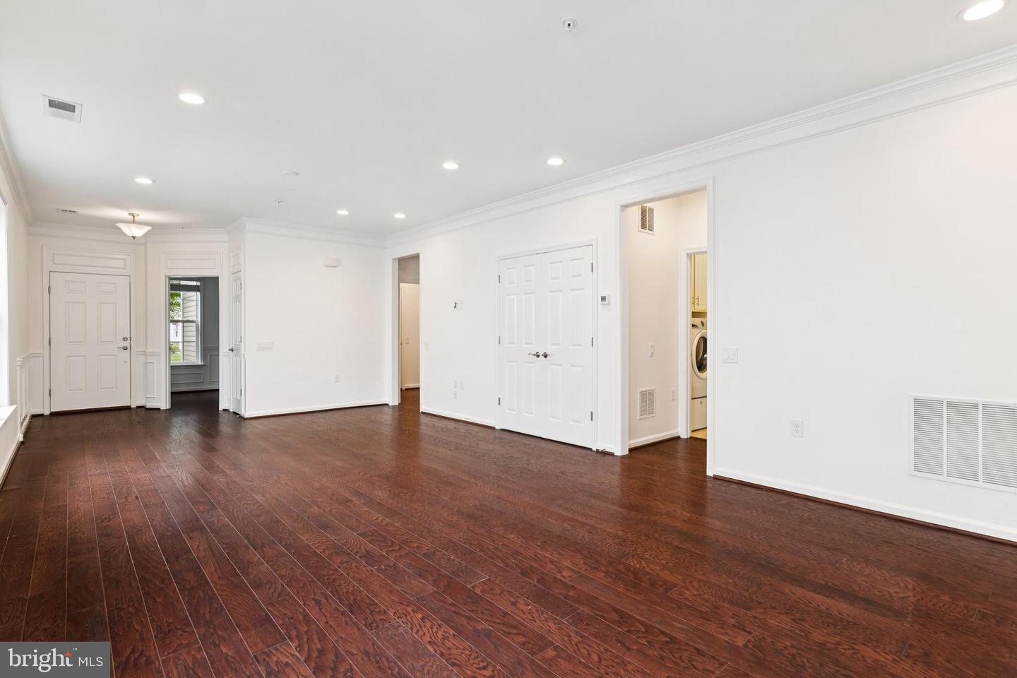 15 POINT BLUFF ST, FREDERICKSBURG, Virginia 22406, 2 Bedrooms Bedrooms, 9 Rooms Rooms,2 BathroomsBathrooms,Residential,For sale,15 POINT BLUFF ST,VAST2042026 MLS # VAST2042026