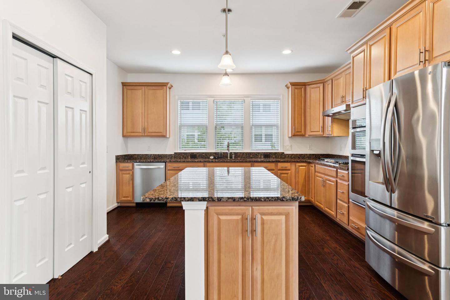 15 POINT BLUFF ST, FREDERICKSBURG, Virginia 22406, 2 Bedrooms Bedrooms, 9 Rooms Rooms,2 BathroomsBathrooms,Residential,For sale,15 POINT BLUFF ST,VAST2042026 MLS # VAST2042026