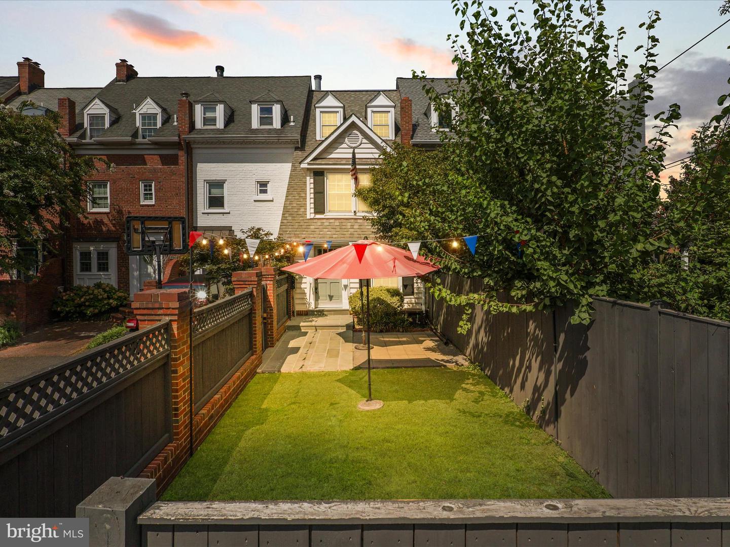 726 S PATRICK ST, ALEXANDRIA, Virginia 22314, 3 Bedrooms Bedrooms, ,3 BathroomsBathrooms,Residential,For sale,726 S PATRICK ST,VAAX2048848 MLS # VAAX2048848