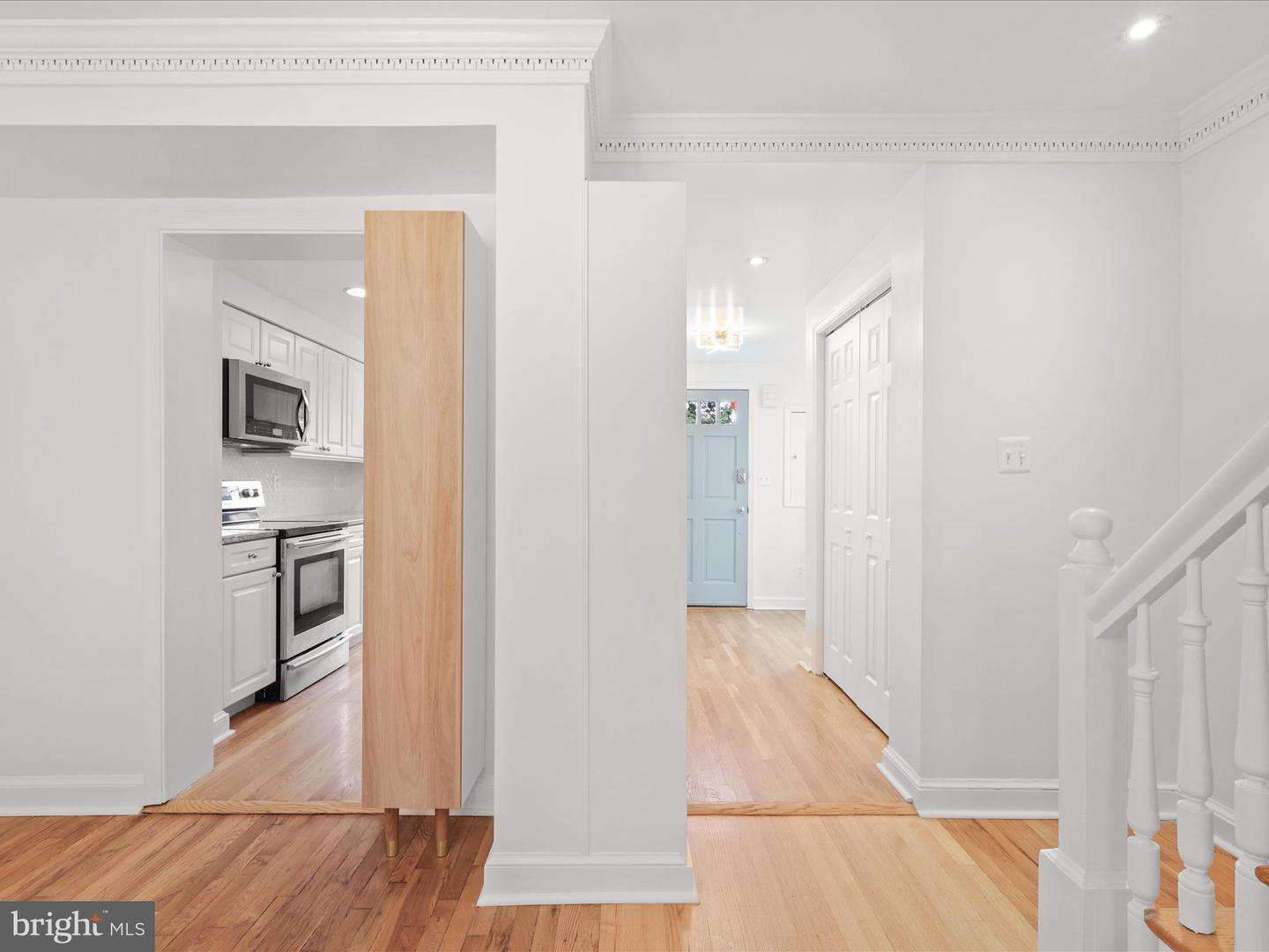 726 S PATRICK ST, ALEXANDRIA, Virginia 22314, 3 Bedrooms Bedrooms, ,3 BathroomsBathrooms,Residential,For sale,726 S PATRICK ST,VAAX2048848 MLS # VAAX2048848