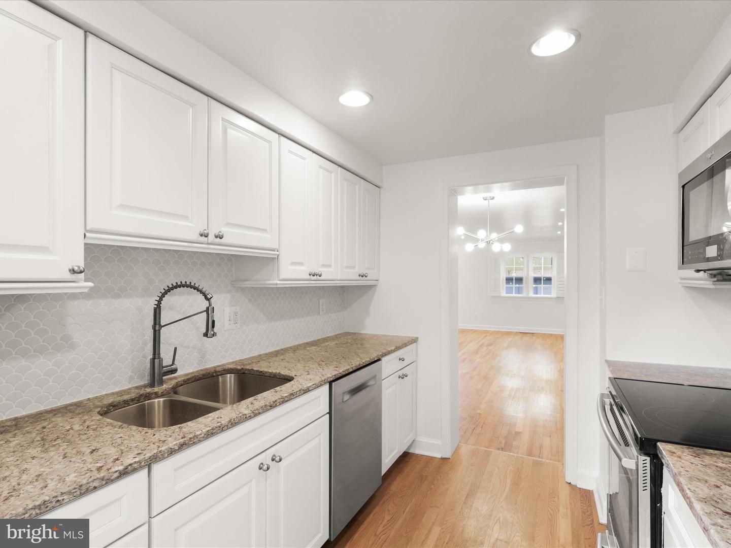 726 S PATRICK ST, ALEXANDRIA, Virginia 22314, 3 Bedrooms Bedrooms, ,3 BathroomsBathrooms,Residential,For sale,726 S PATRICK ST,VAAX2048848 MLS # VAAX2048848