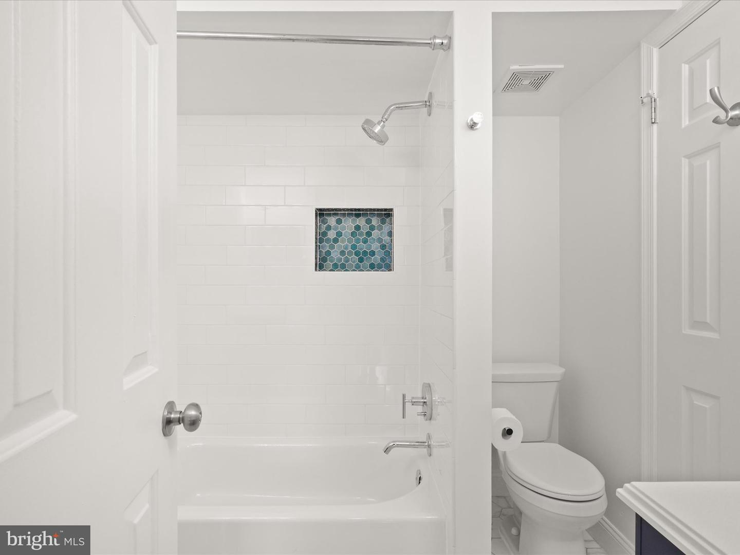 726 S PATRICK ST, ALEXANDRIA, Virginia 22314, 3 Bedrooms Bedrooms, ,3 BathroomsBathrooms,Residential,For sale,726 S PATRICK ST,VAAX2048848 MLS # VAAX2048848