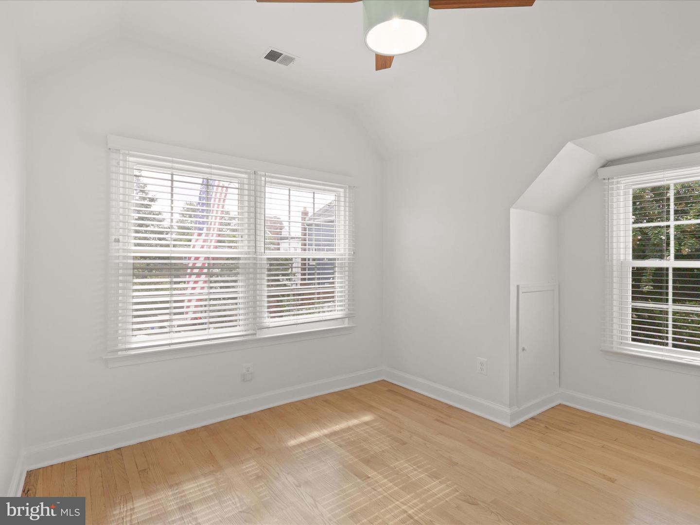 726 S PATRICK ST, ALEXANDRIA, Virginia 22314, 3 Bedrooms Bedrooms, ,3 BathroomsBathrooms,Residential,For sale,726 S PATRICK ST,VAAX2048848 MLS # VAAX2048848