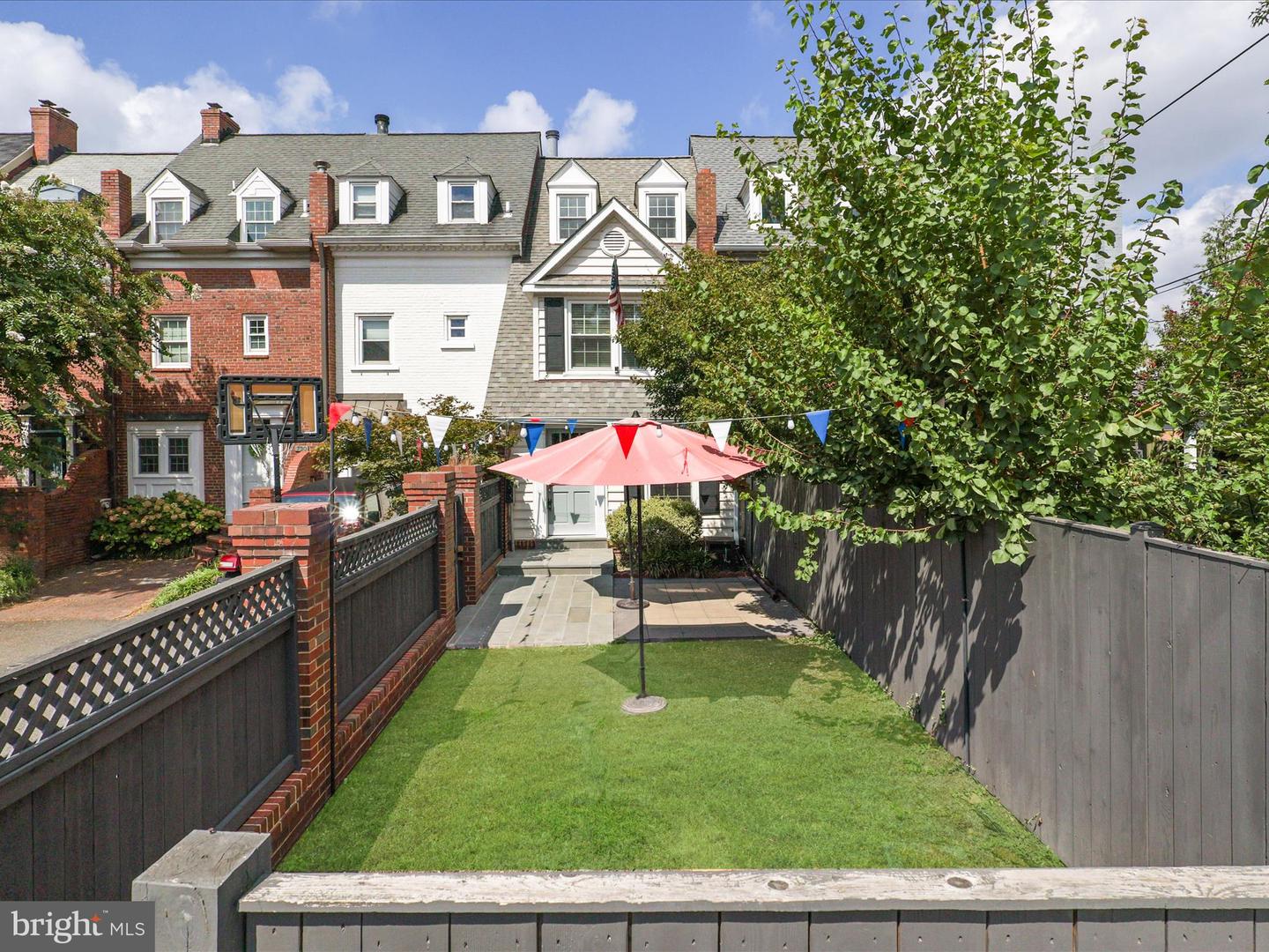 726 S PATRICK ST, ALEXANDRIA, Virginia 22314, 3 Bedrooms Bedrooms, ,3 BathroomsBathrooms,Residential,For sale,726 S PATRICK ST,VAAX2048848 MLS # VAAX2048848