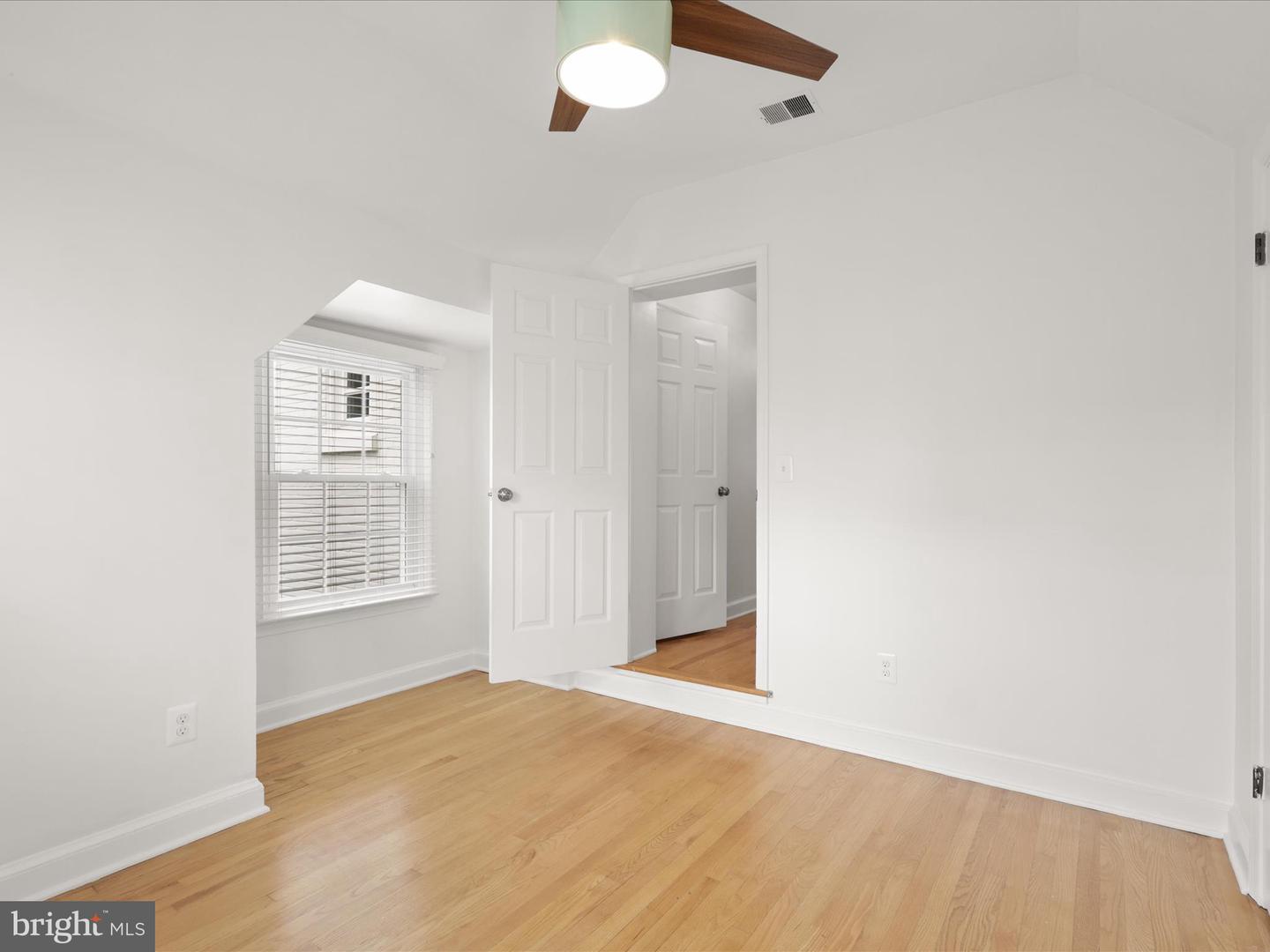 726 S PATRICK ST, ALEXANDRIA, Virginia 22314, 3 Bedrooms Bedrooms, ,3 BathroomsBathrooms,Residential,For sale,726 S PATRICK ST,VAAX2048848 MLS # VAAX2048848