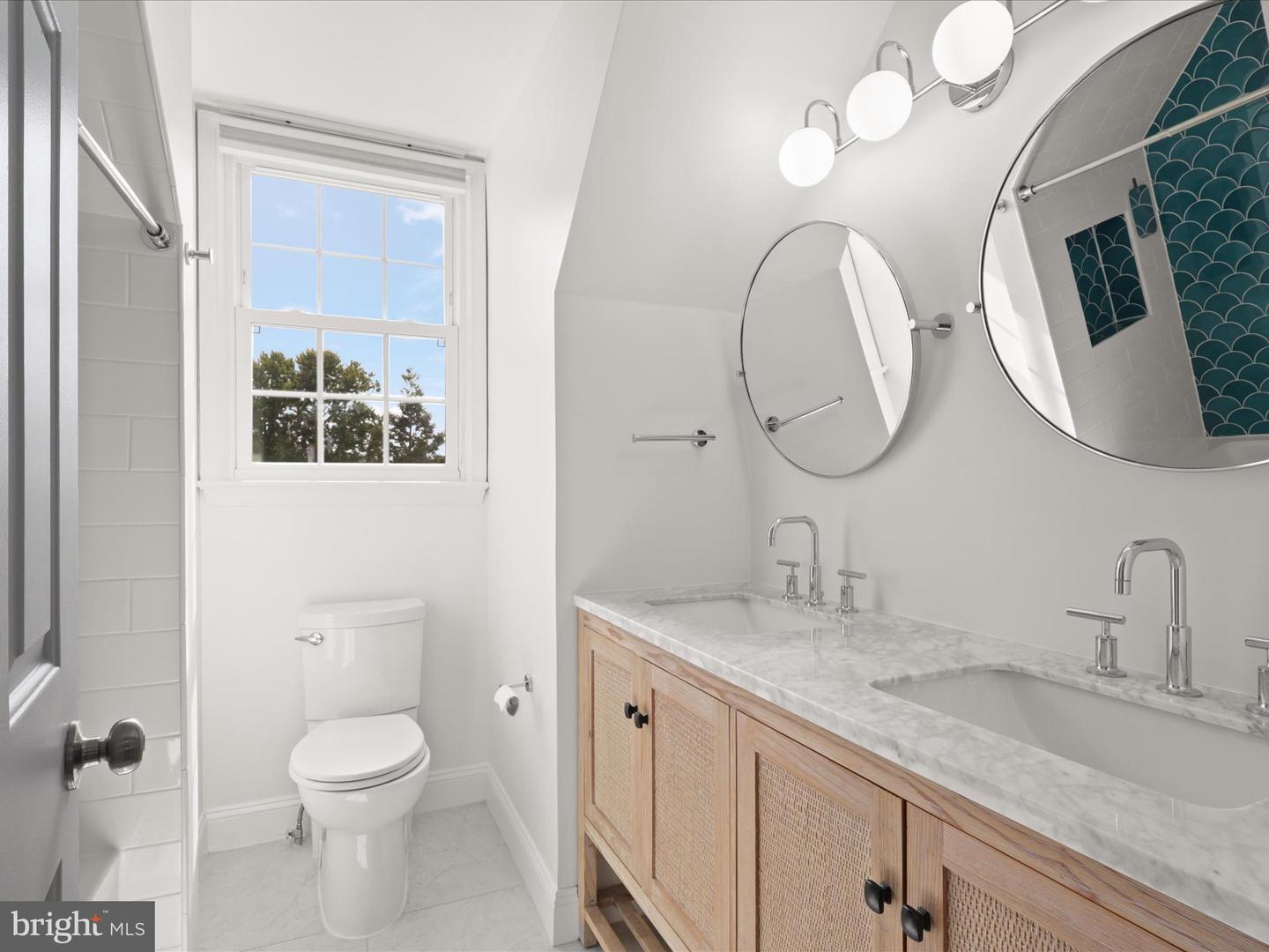 726 S PATRICK ST, ALEXANDRIA, Virginia 22314, 3 Bedrooms Bedrooms, ,3 BathroomsBathrooms,Residential,For sale,726 S PATRICK ST,VAAX2048848 MLS # VAAX2048848