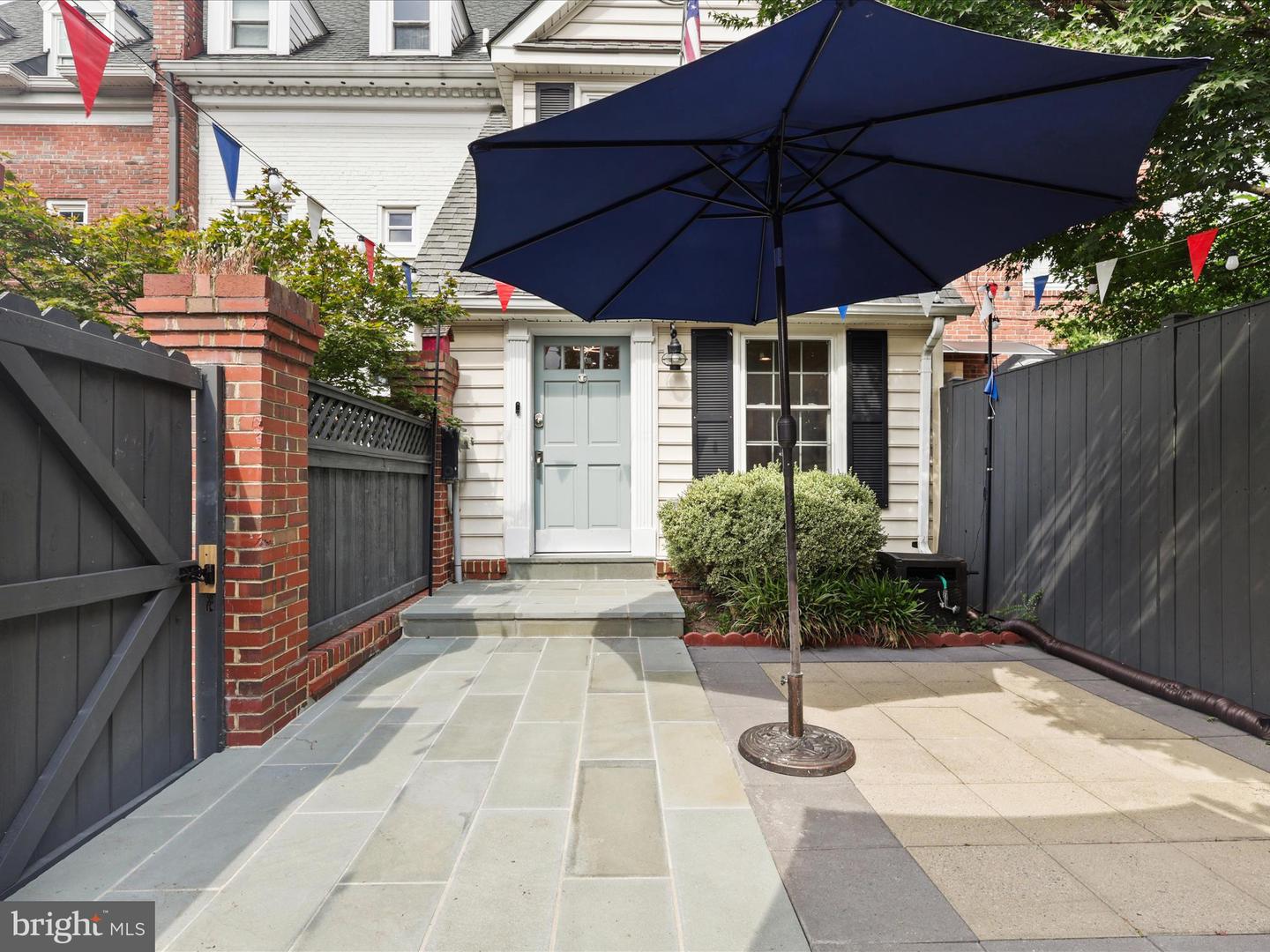 726 S PATRICK ST, ALEXANDRIA, Virginia 22314, 3 Bedrooms Bedrooms, ,3 BathroomsBathrooms,Residential,For sale,726 S PATRICK ST,VAAX2048848 MLS # VAAX2048848