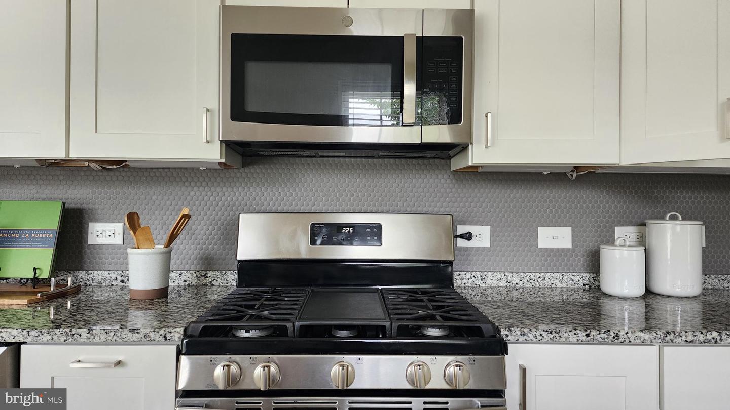 1006 AVON ST, CHARLOTTESVILLE, Virginia 22902, 3 Bedrooms Bedrooms, ,2 BathroomsBathrooms,Residential,For sale,1006 AVON ST,VACO2000194 MLS # VACO2000194