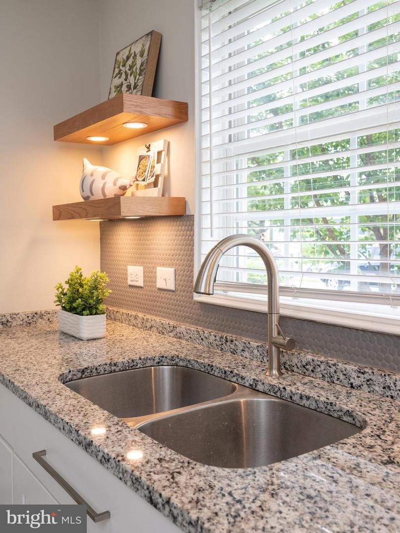 1006 AVON ST, CHARLOTTESVILLE, Virginia 22902, 3 Bedrooms Bedrooms, ,2 BathroomsBathrooms,Residential,For sale,1006 AVON ST,VACO2000194 MLS # VACO2000194