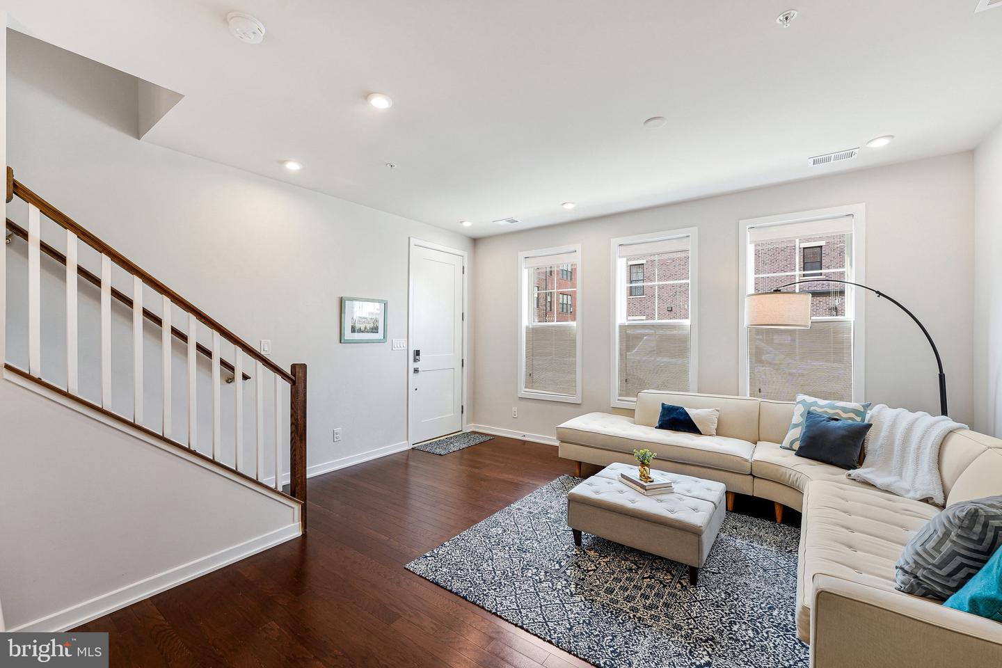 7405 BACKETT WOOD TER, MCLEAN, Virginia 22102, 3 Bedrooms Bedrooms, ,2 BathroomsBathrooms,Residential,For sale,7405 BACKETT WOOD TER,VAFX2262802 MLS # VAFX2262802