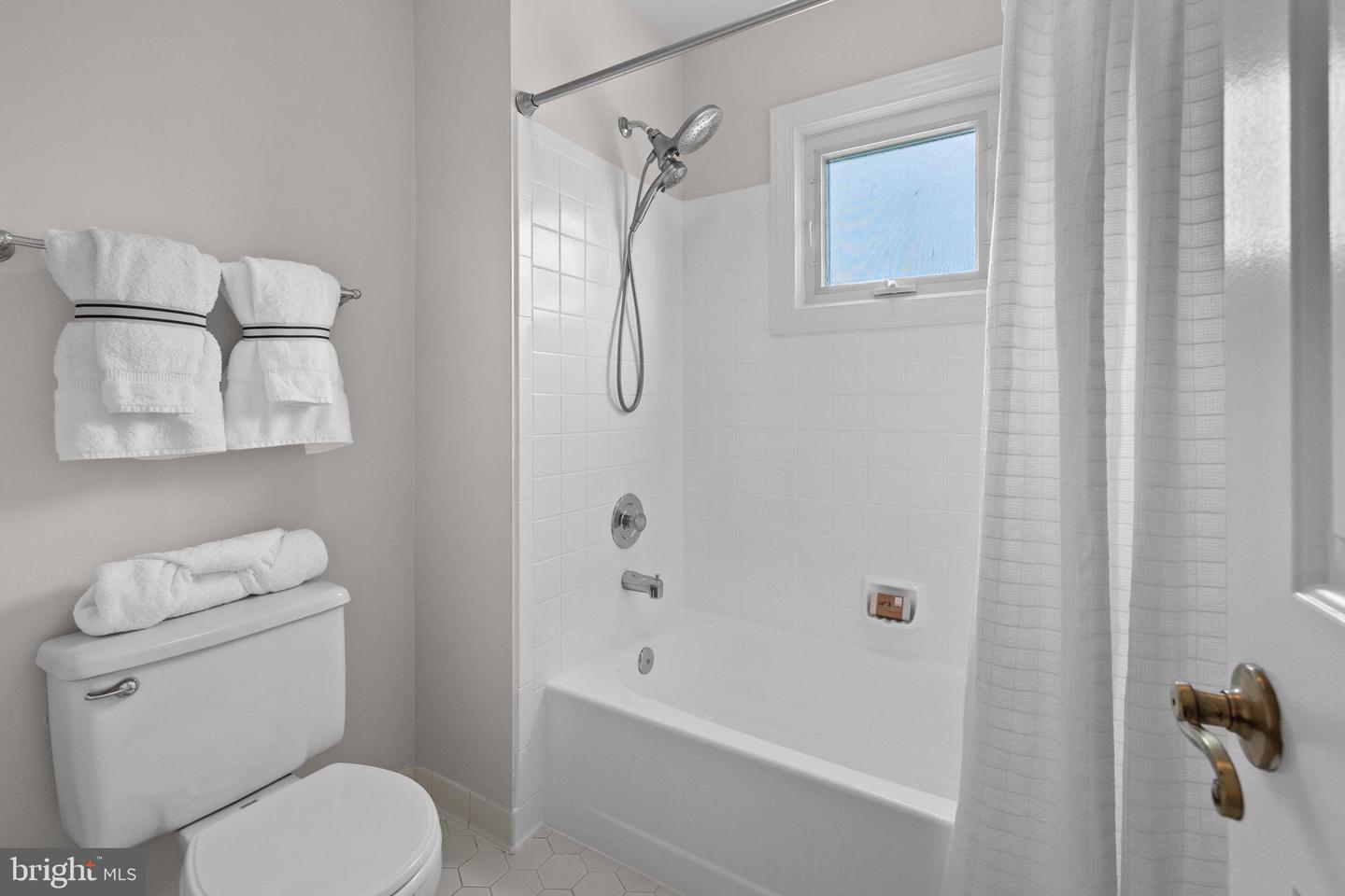 4477 LYNN FOREST DR, GAINESVILLE, Virginia 20155, 4 Bedrooms Bedrooms, ,2 BathroomsBathrooms,Residential,For sale,4477 LYNN FOREST DR,VAPW2102278 MLS # VAPW2102278